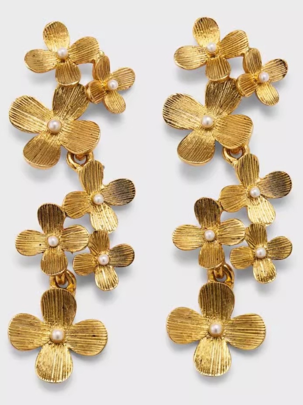 Oscar de la Renta • Gold Hydrangea Crystal Pearl Cascade Earrings - Picture 3 of 10